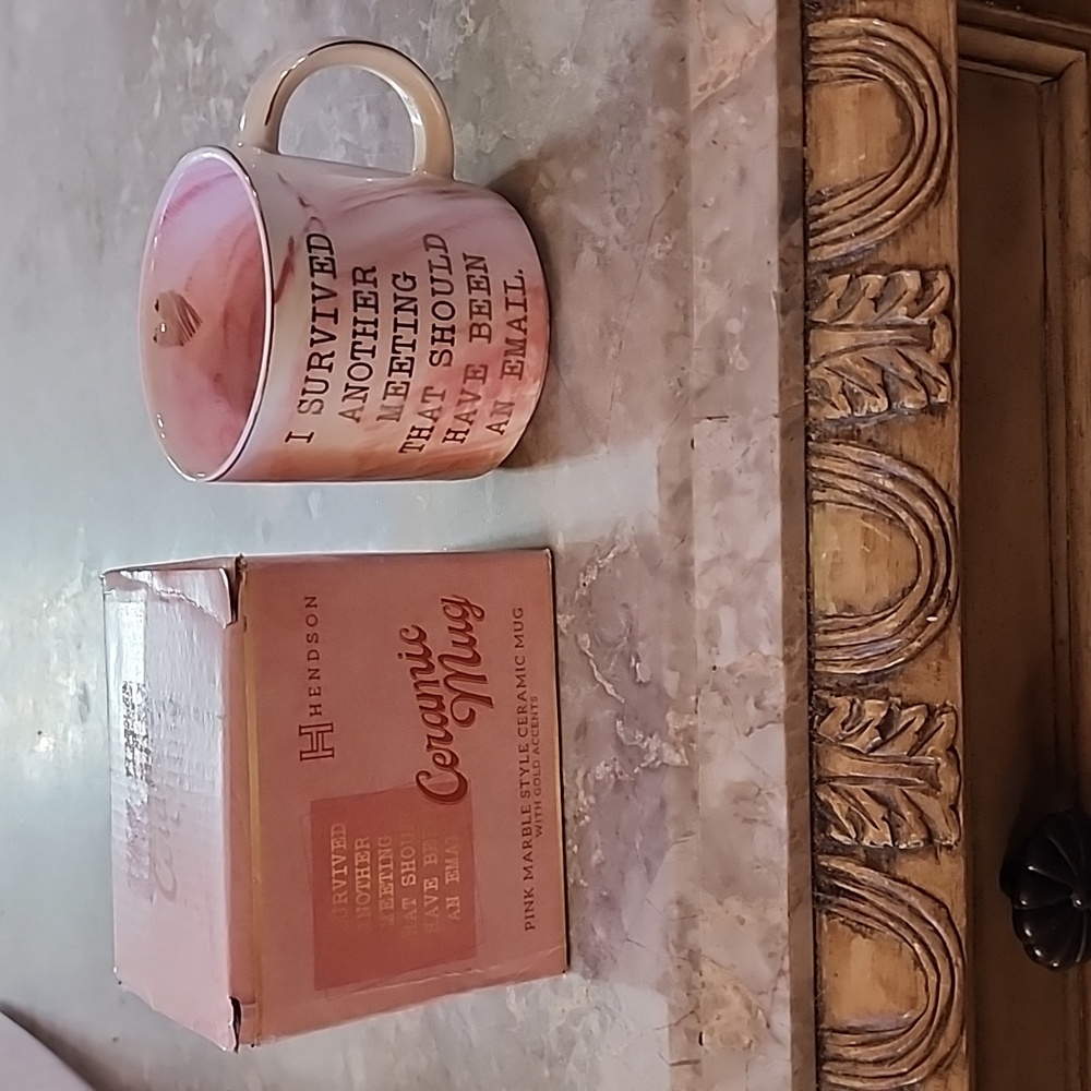 Hendson Ceramic Mug. Pink marbled with gold accent. 11.5 oz